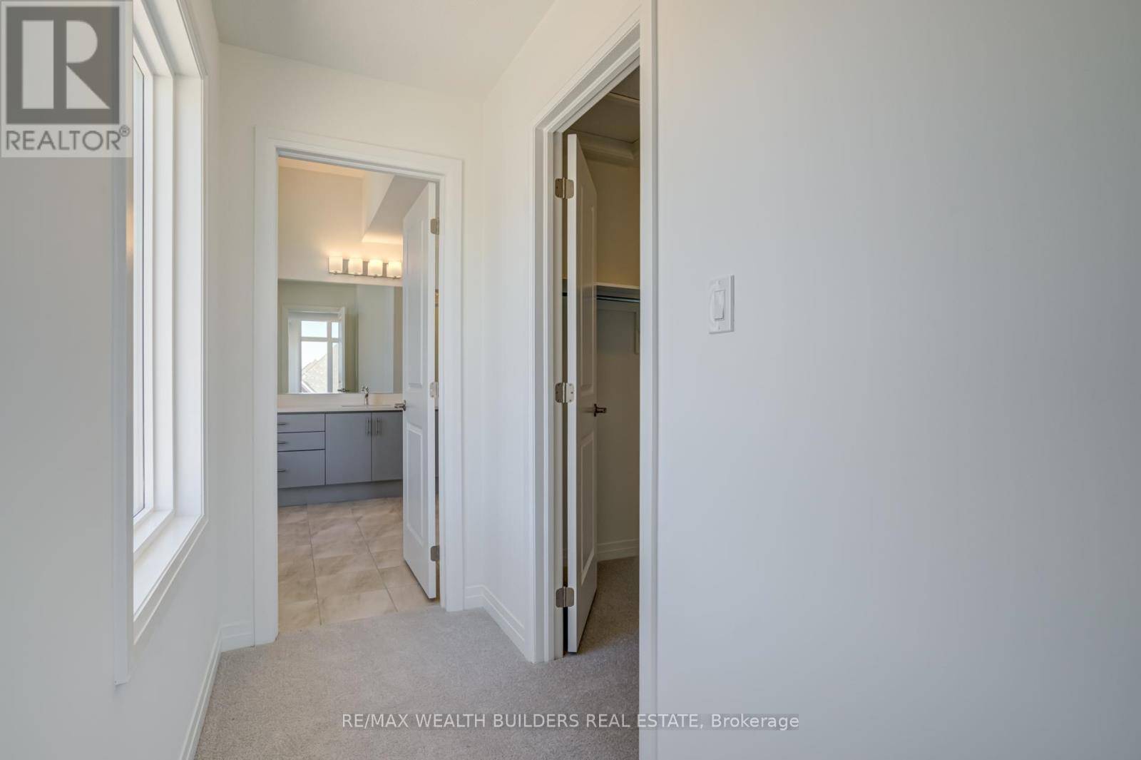 Brampton (northwest Brampton), ON L7A0B8,1 KINGS HILL DRIVE