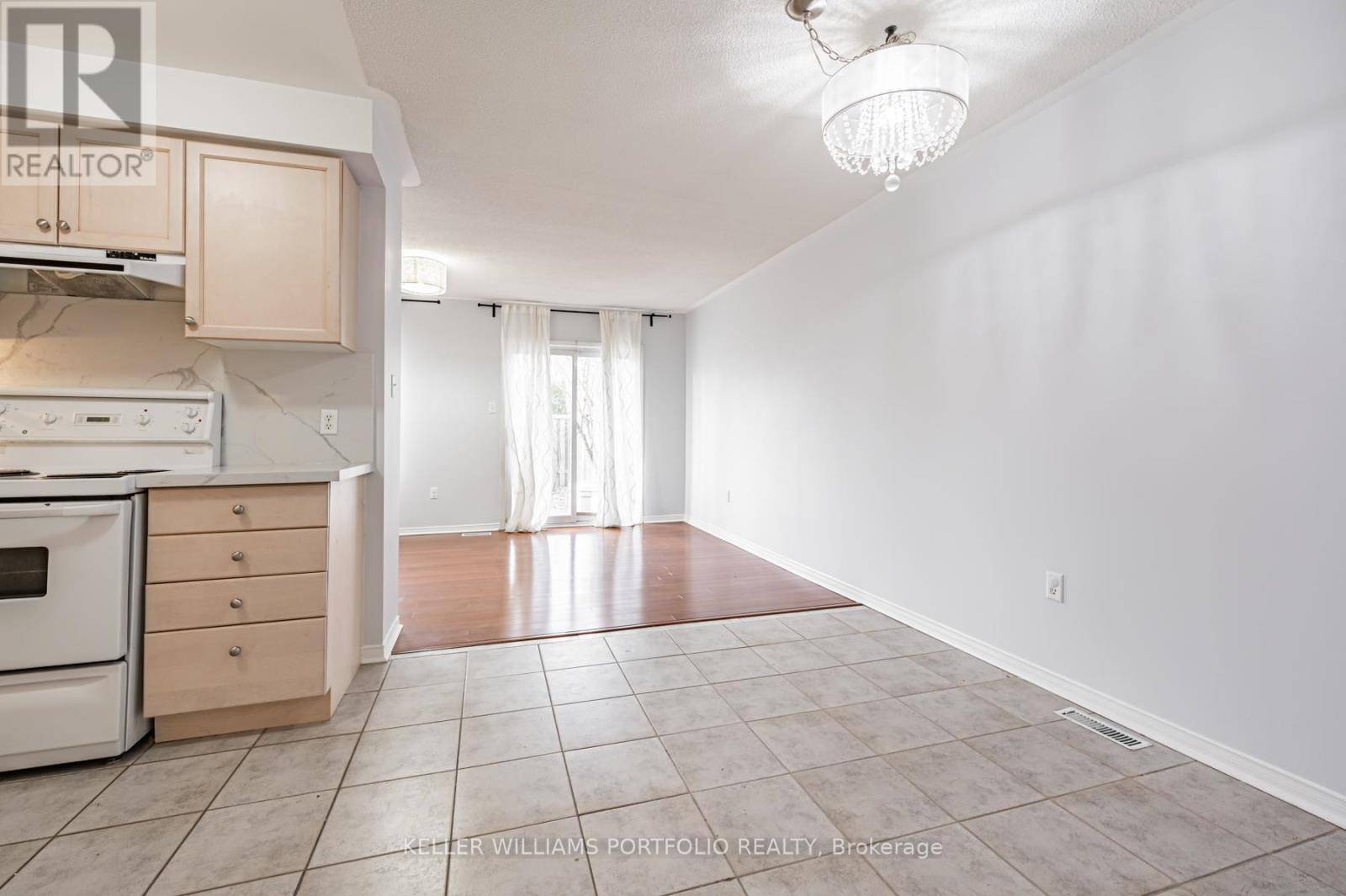 Mississauga (meadowvale Village), ON L5N7R3,7160 WALDORF WAY