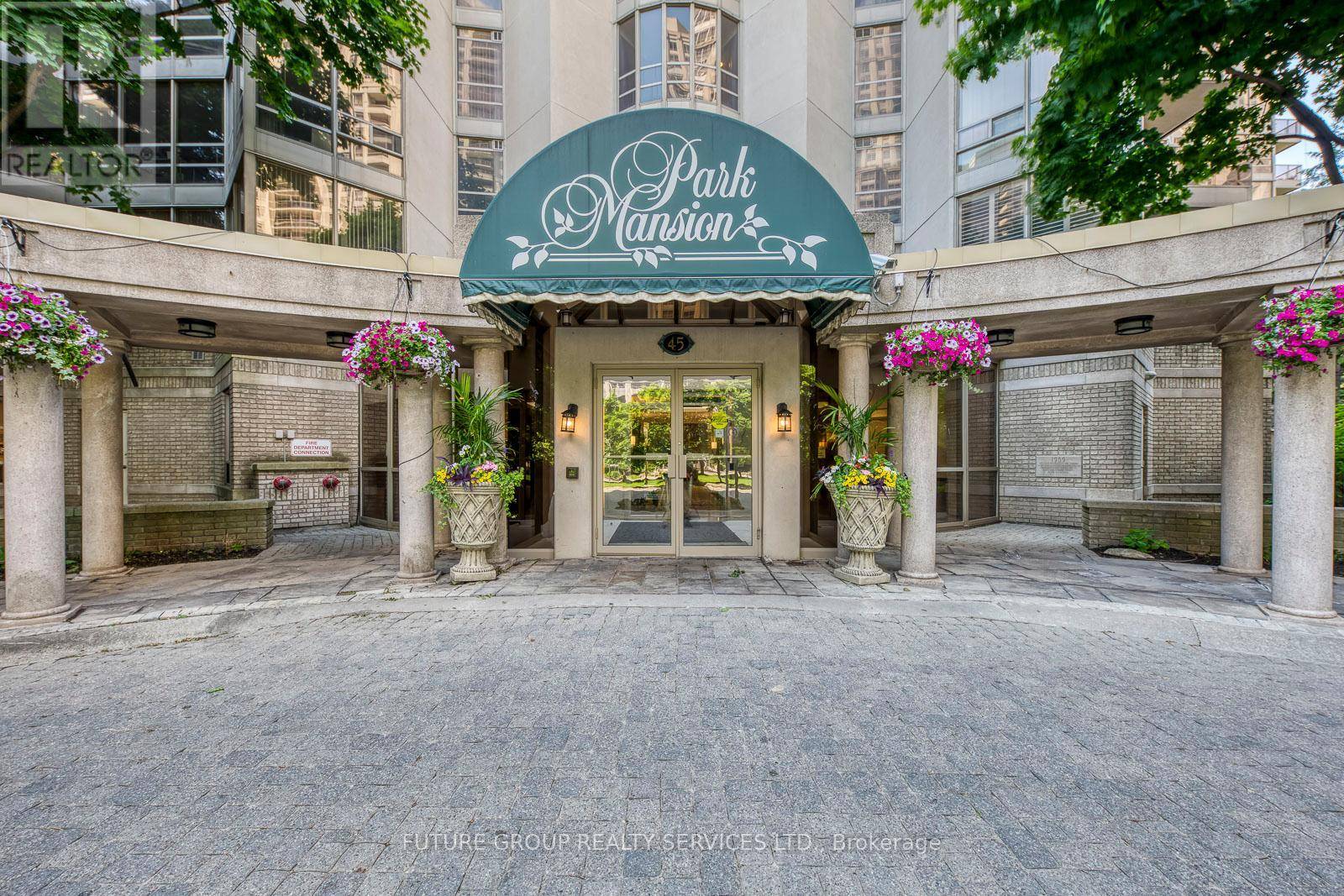 Mississauga (hurontario), ON L5R3K4,45 Kingsbridge Garden CIR #1607