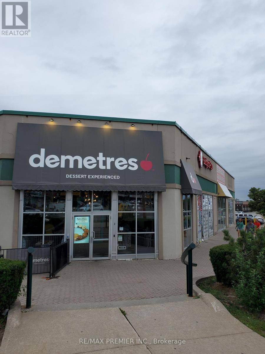 Toronto (yorkdale-glen Park), ON M6A2T3,3250 Dufferin ST #2