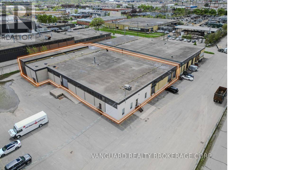 Toronto (islington-city Centre West), ON M8Z5L6,63 Medulla AVE #3-5