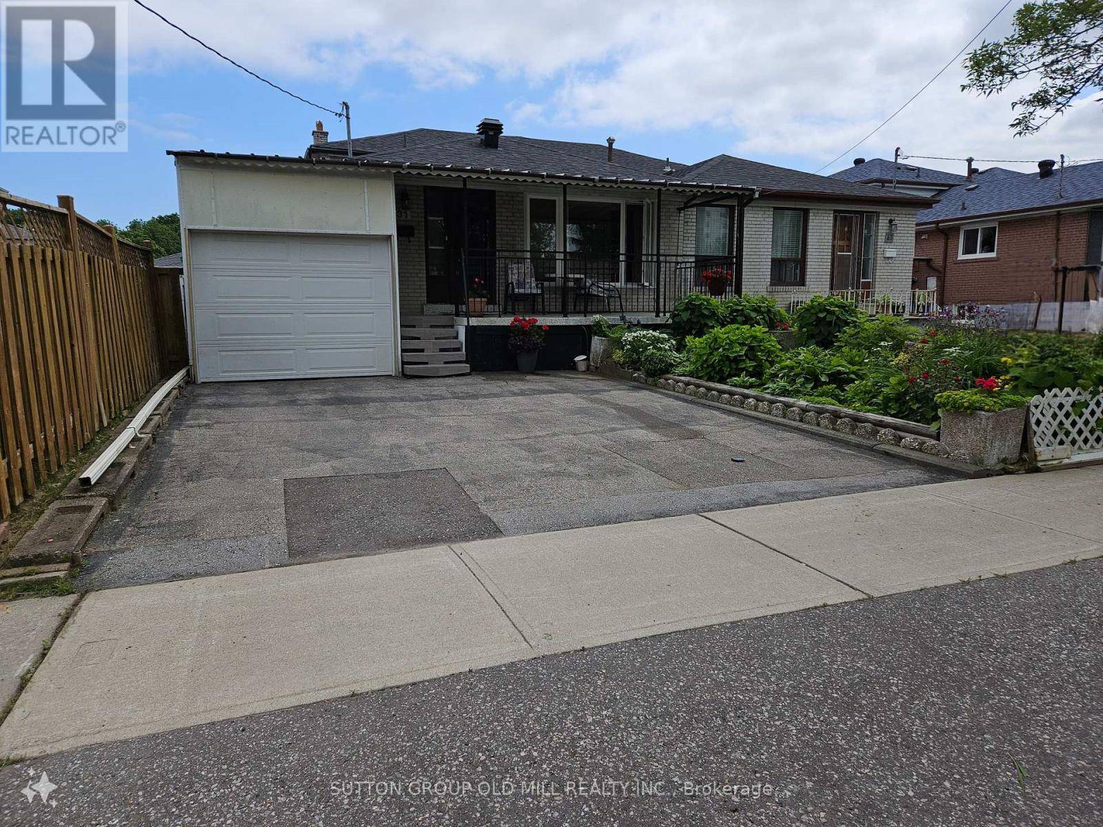 Toronto (glenfield-jane Heights), ON M3N1M2,31 DEMARIS AVENUE