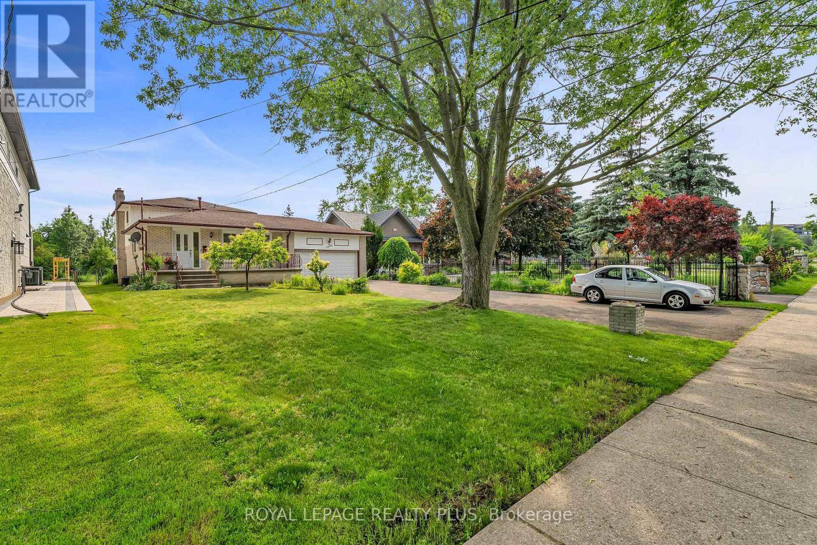 Mississauga (erindale), ON L5C1X2,2440 ROSEMARY DRIVE