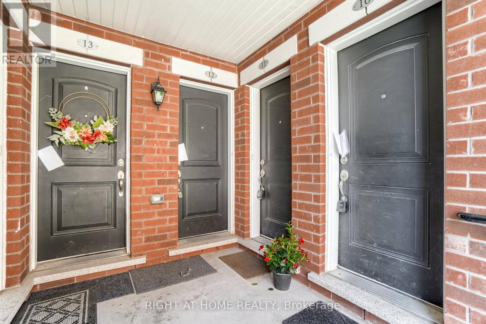 Oakville (river Oaks), ON L6H0K1,2472 Post RD #11