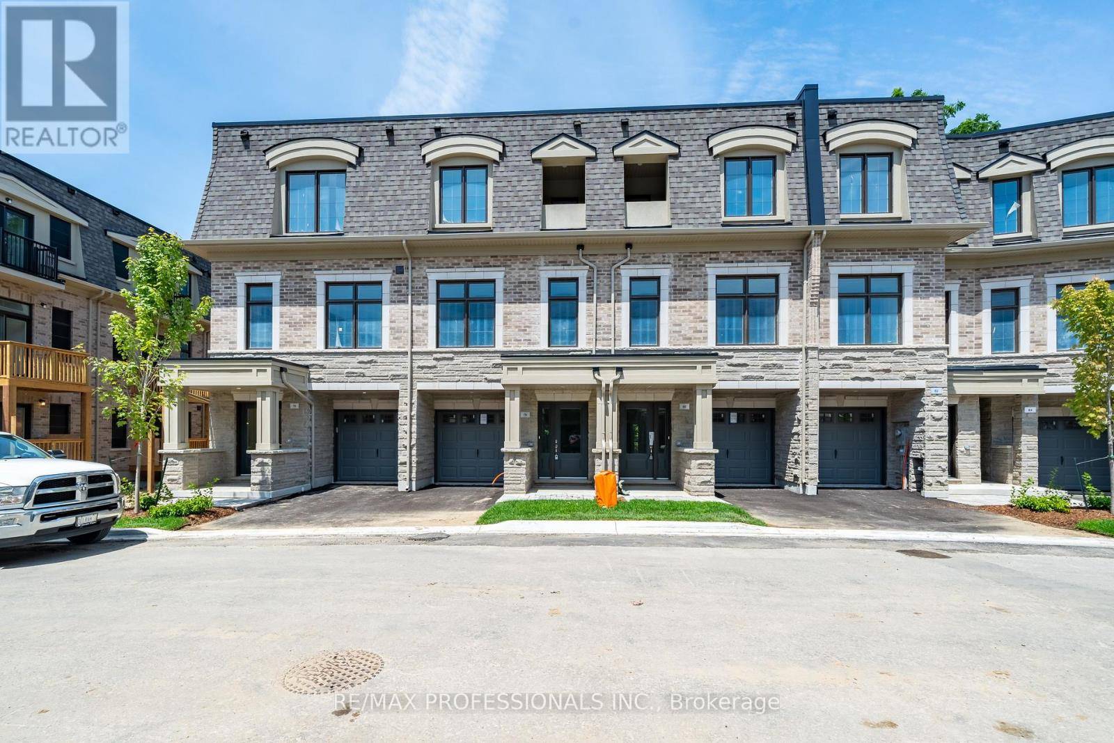 Mississauga (streetsville), ON L6M2S5,78 SALINA STREET