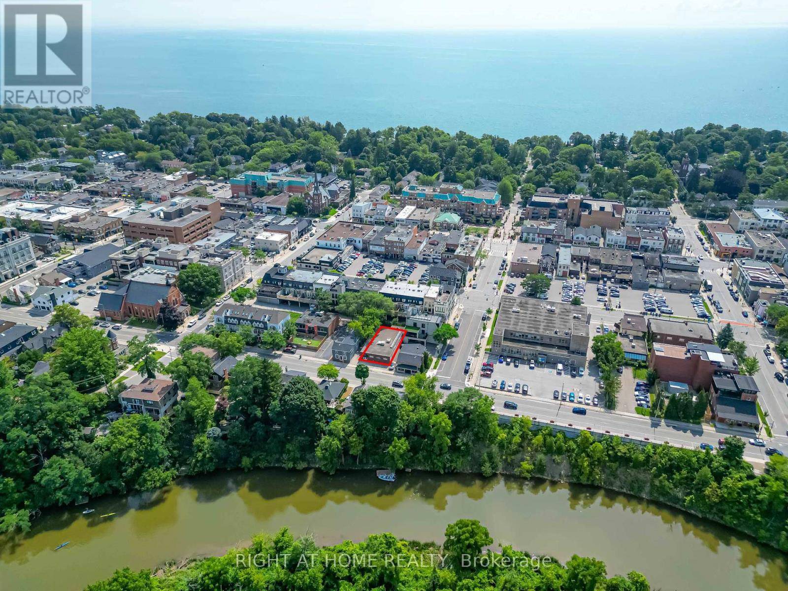 Oakville (oo Old Oakville), ON L6J1P7,214 RANDALL STREET