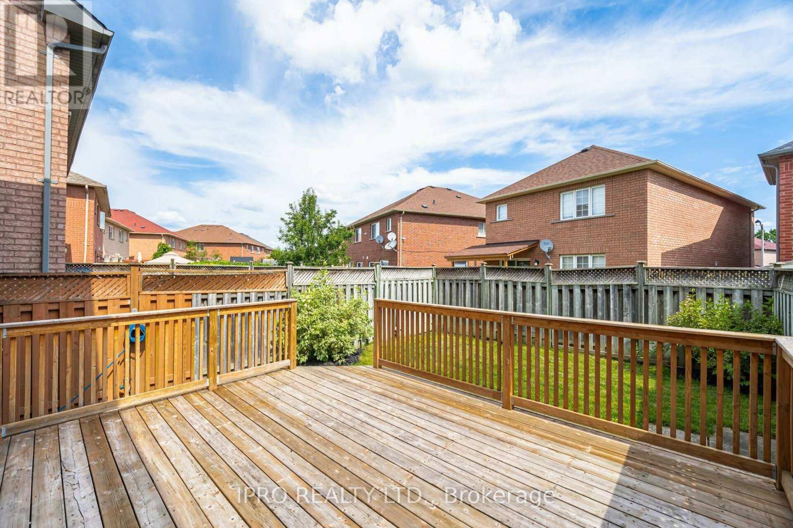 Brampton (vales Of Castlemore), ON L6P1B5,7 BLAIRWOOD COURT