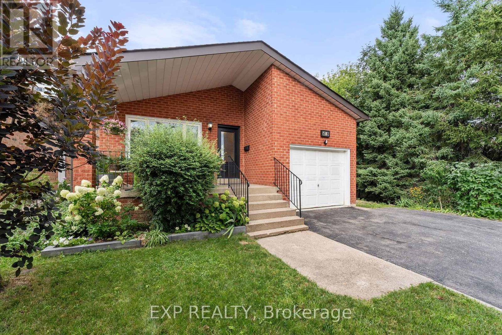 Mississauga (rathwood), ON L4W1L1,4135 HICKORY DRIVE