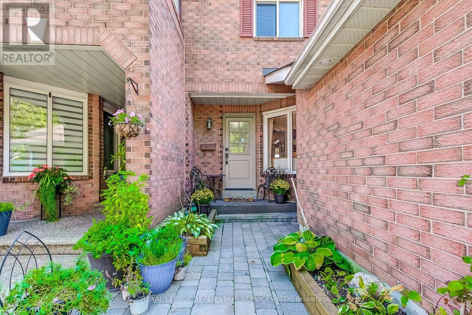 Mississauga (central Erin Mills), ON L5M4P7,2785 LINDHOLM CRESCENT