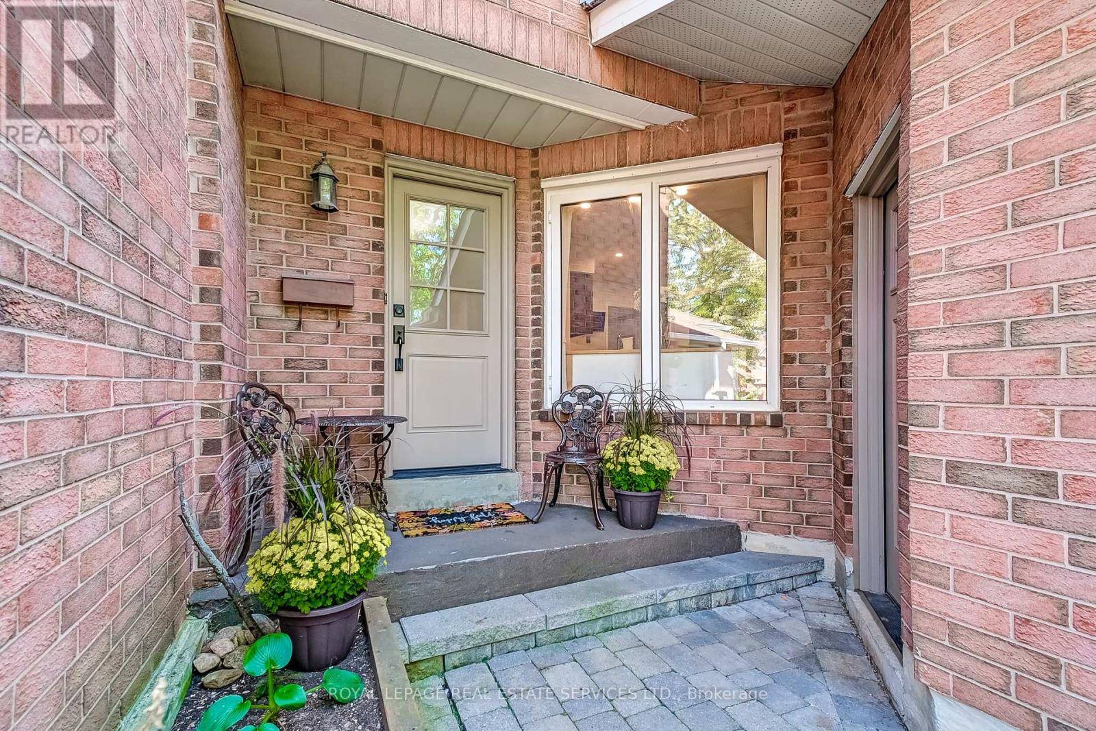 Mississauga (central Erin Mills), ON L5M4P7,2785 LINDHOLM CRESCENT