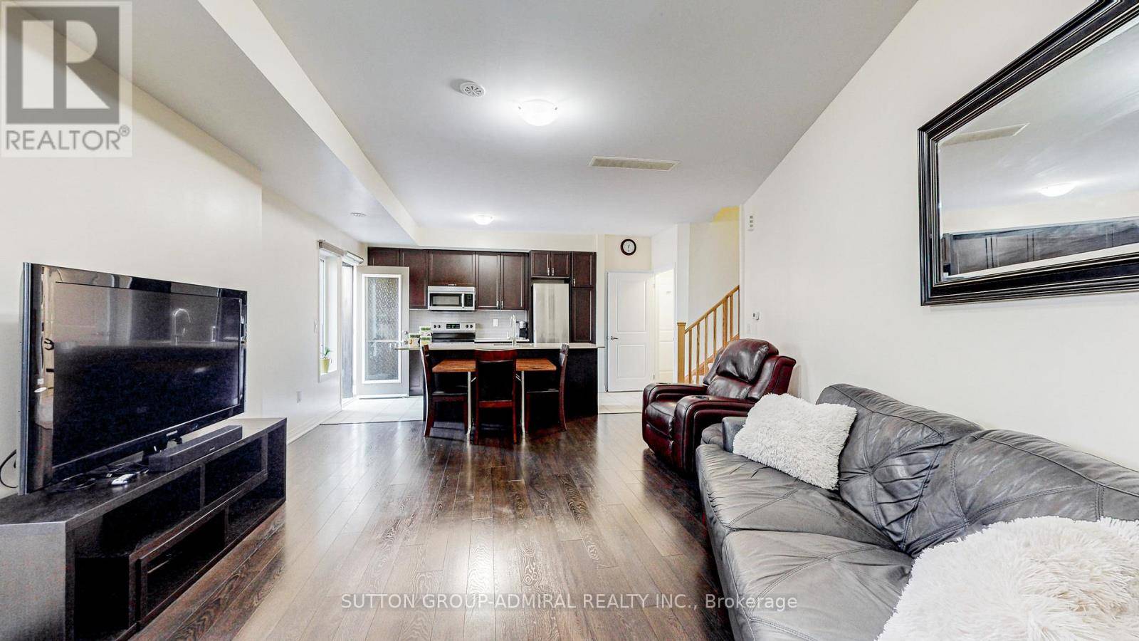 Toronto (downsview-roding-cfb), ON M3K0B5,161 Frederick Tisdale DR #1