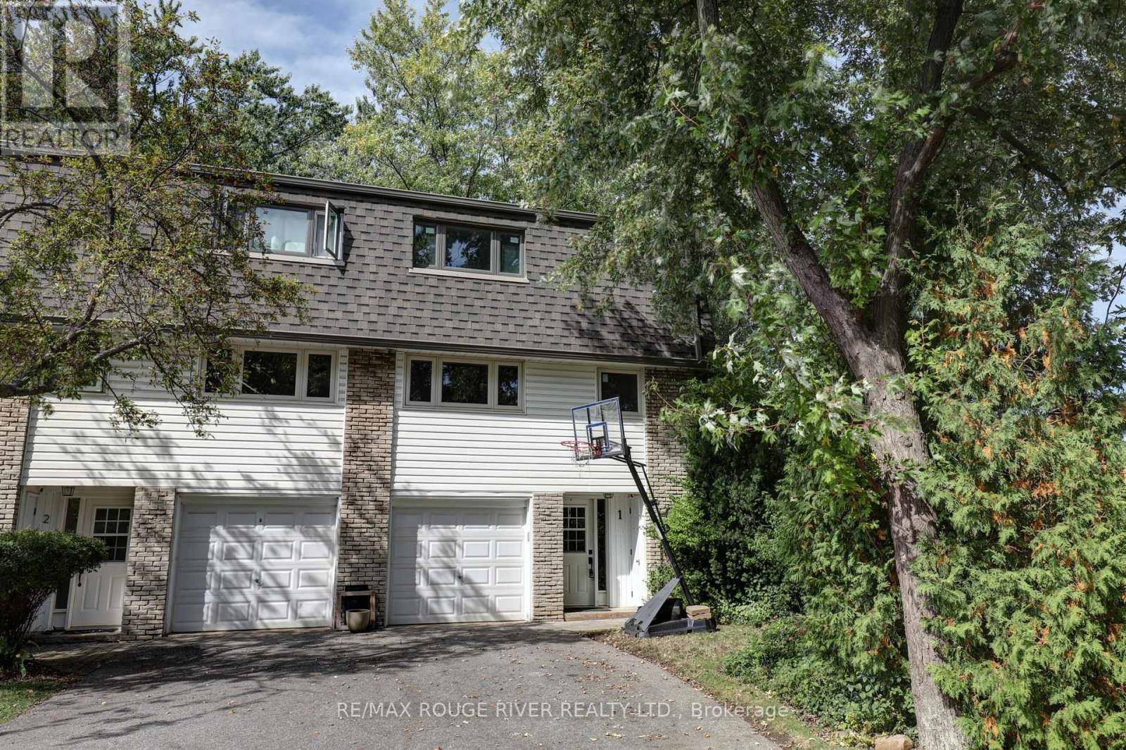 Oakville (iroquois Ridge South), ON L6H2L2,1270 Gainsborough DR #1