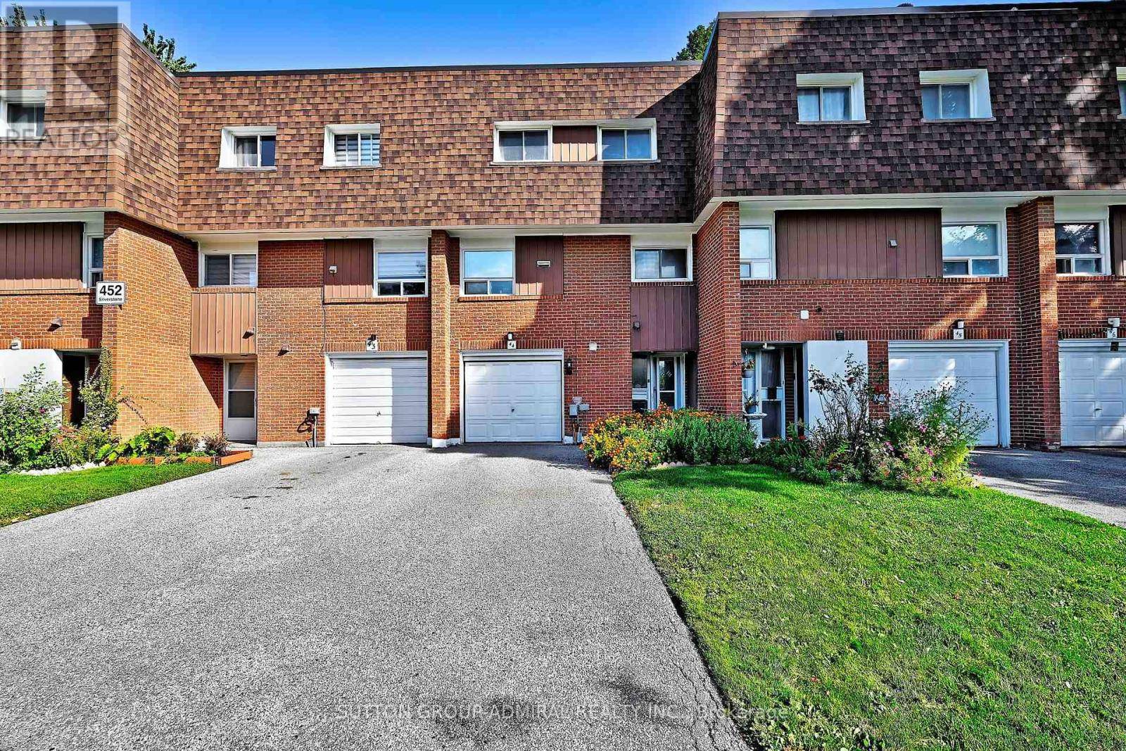 Toronto (west Humber-clairville), ON M9V3K8,452 Silverstone DR #44