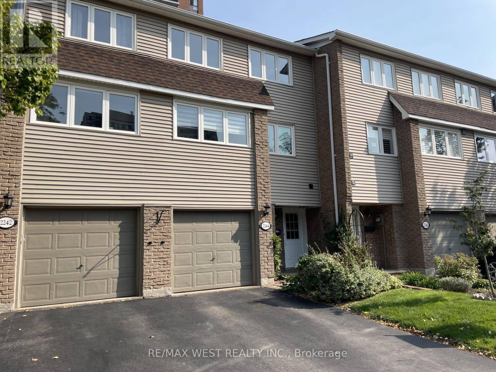 Oakville (bronte West), ON L6L1C1,2244 Marine DR #2244