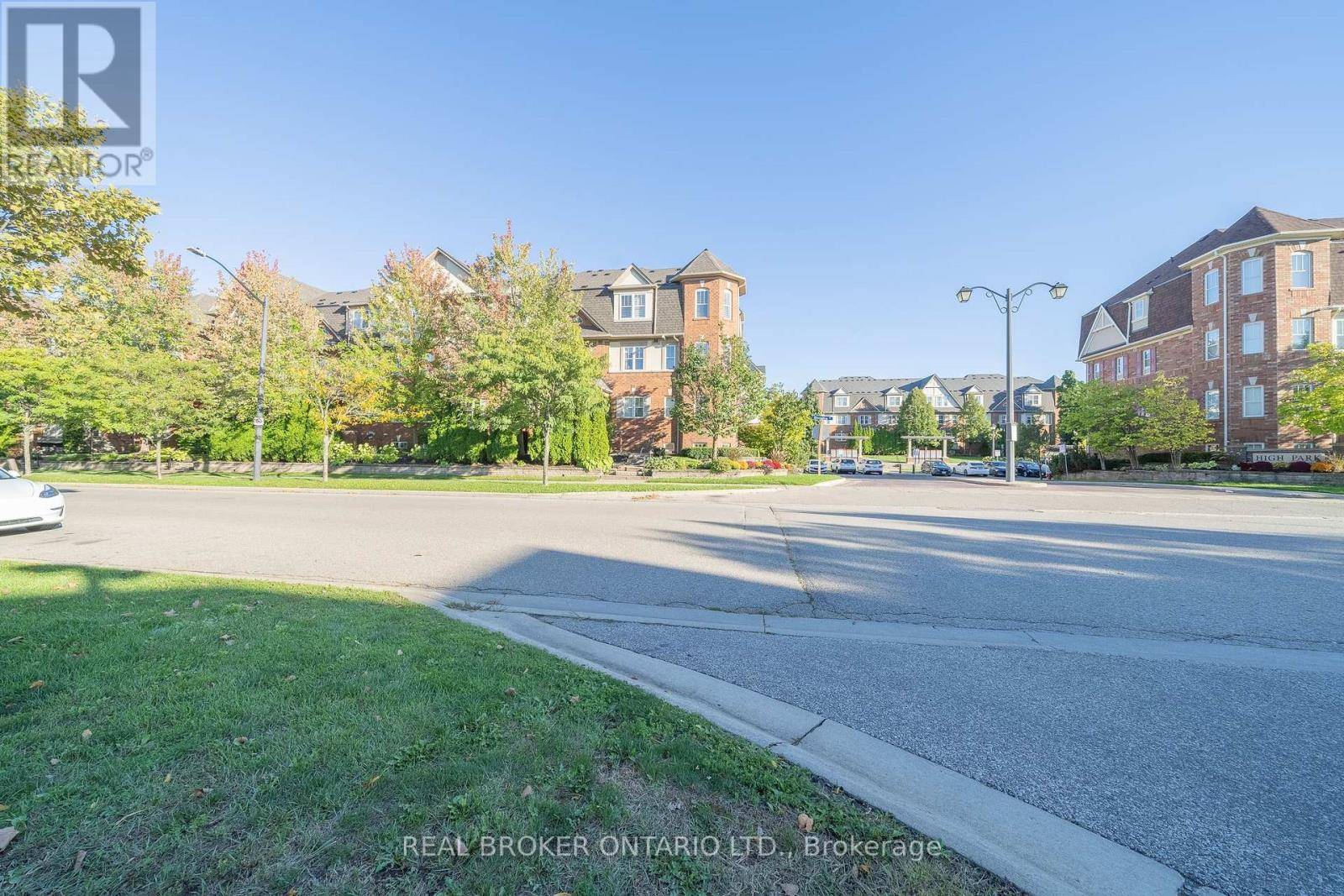 Mississauga (cooksville), ON L5B0A8,580 Shoreline DR #1