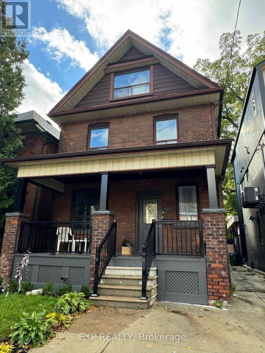 Toronto (junction Area), ON M6P2X6,422 Clendenan AVE #Main