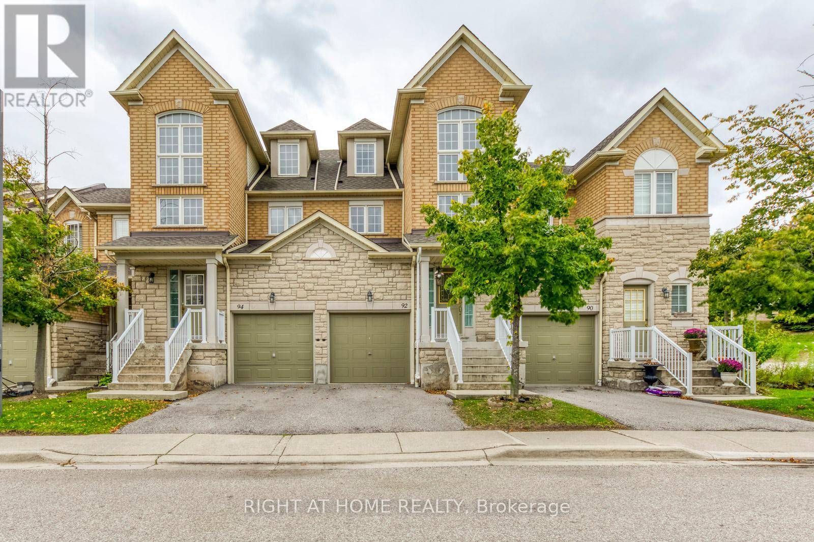 Mississauga (central Erin Mills), ON L5M7J3,5260 Mcfarren BLVD #92