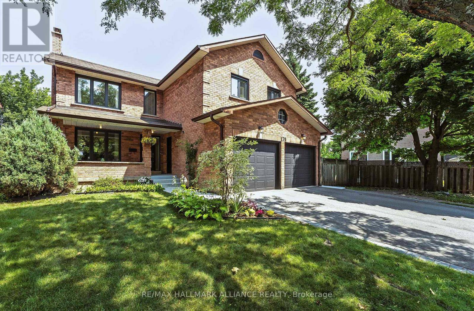 Oakville (college Park), ON L6H5A5,179 ROMAIN CRESCENT