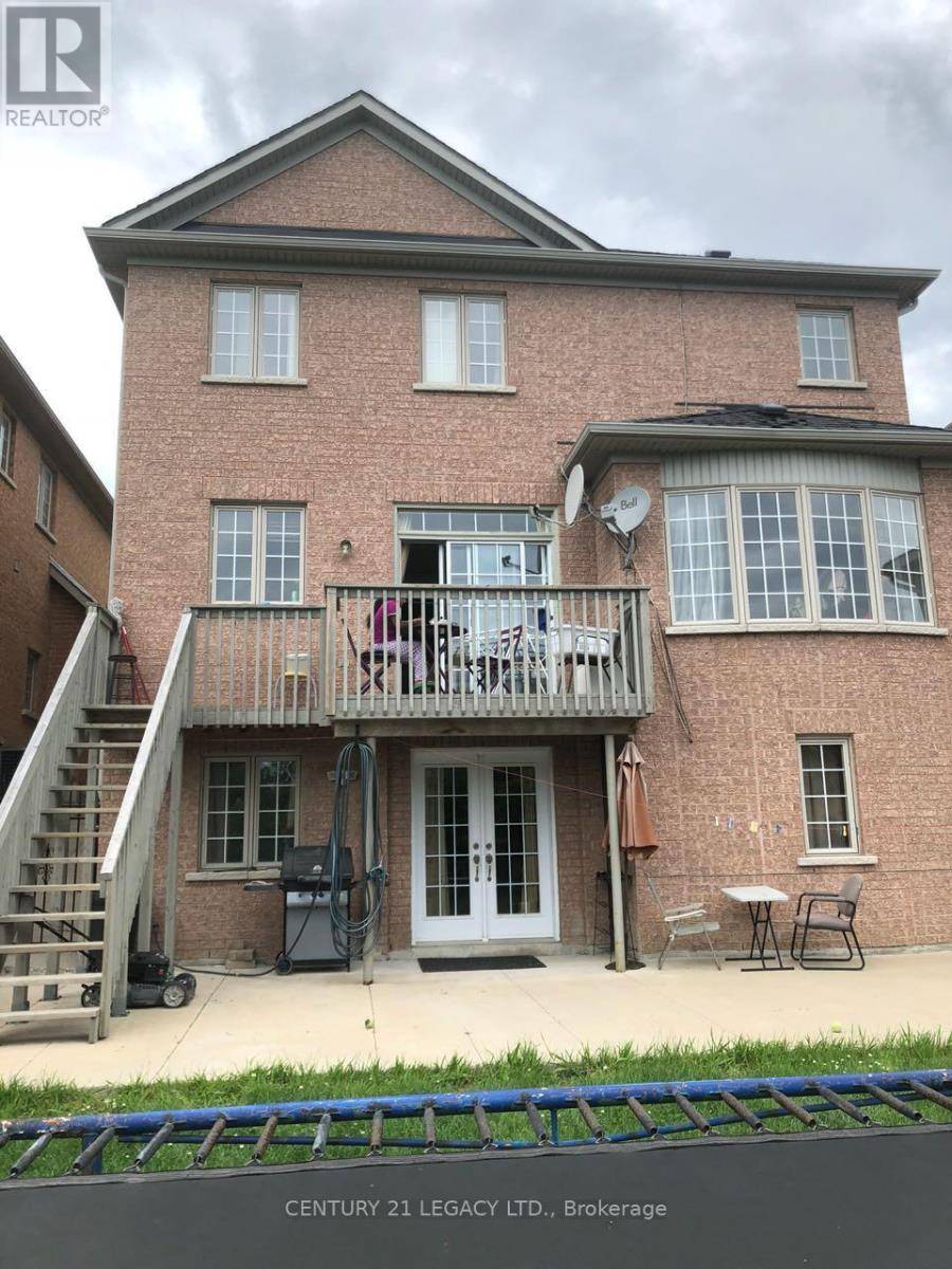 Brampton (vales Of Castlemore North), ON L6P2K1,16 PRADA COURT