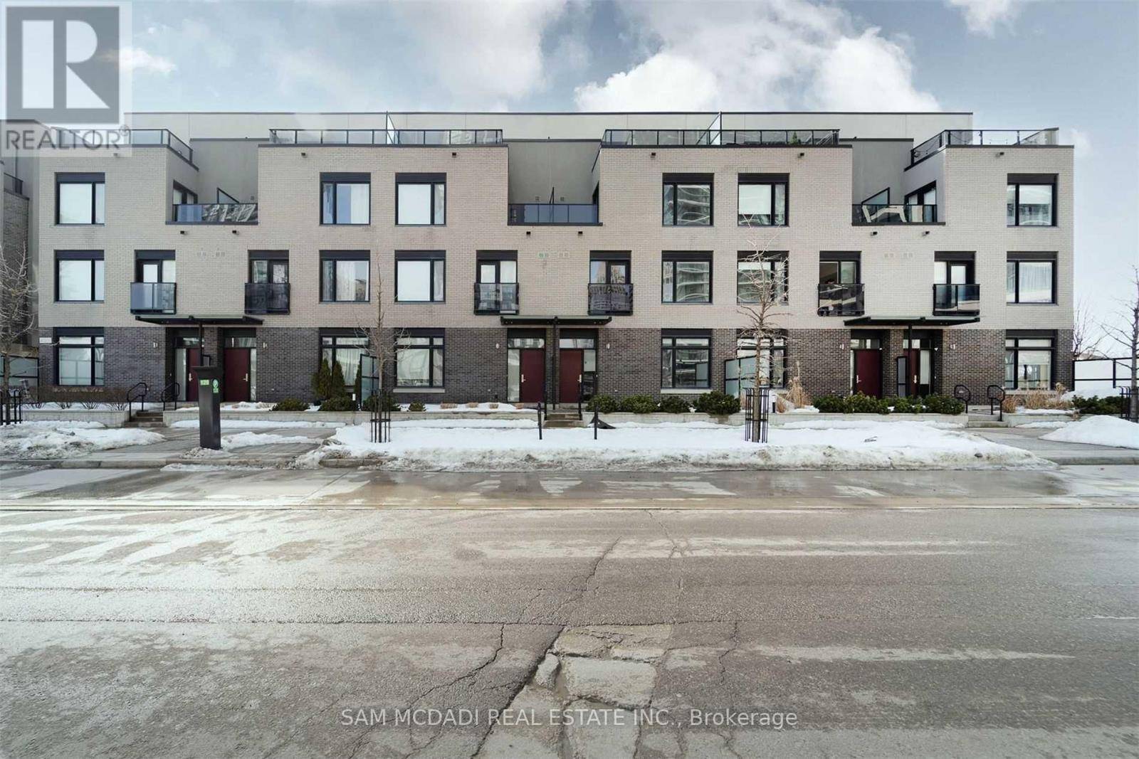 Mississauga (city Centre), ON L5B0K2,4030 Parkside Village DR #4