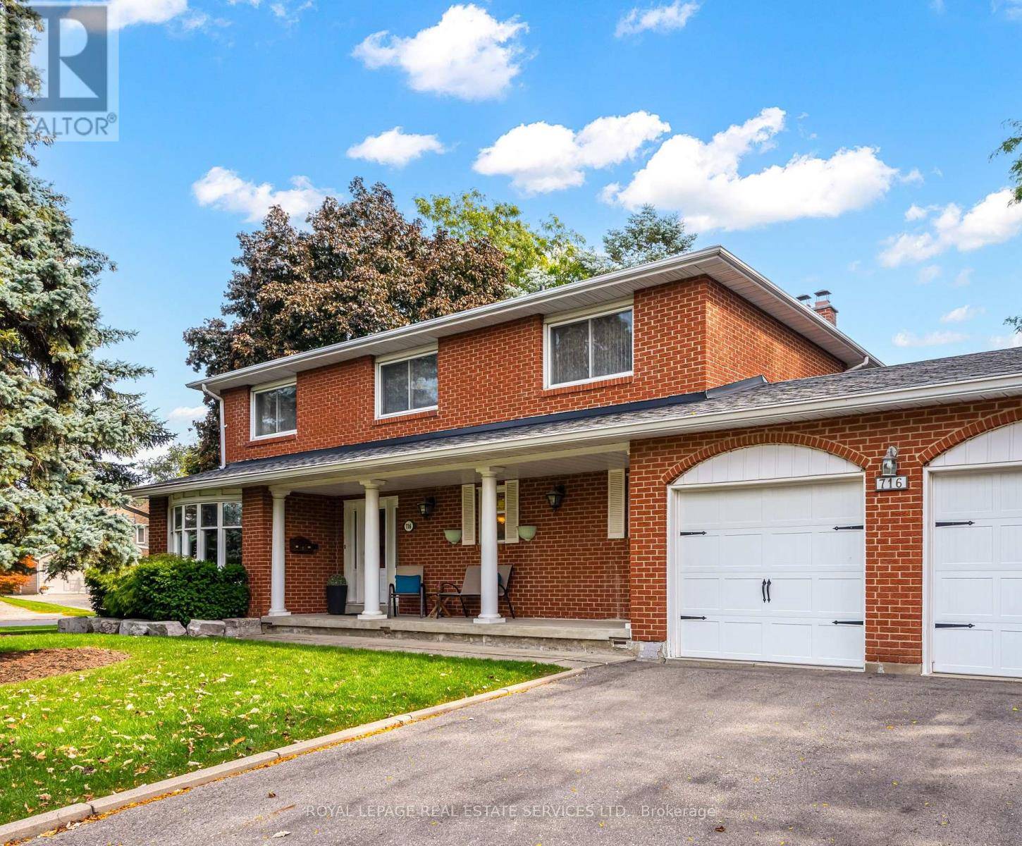 Mississauga (erindale), ON L5C3B9,716 CAMERON COURT