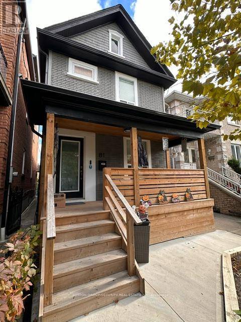 Toronto (dovercourt-wallace Emerson-junction), ON M6H3E8,81 Bartlett AVE #Upper