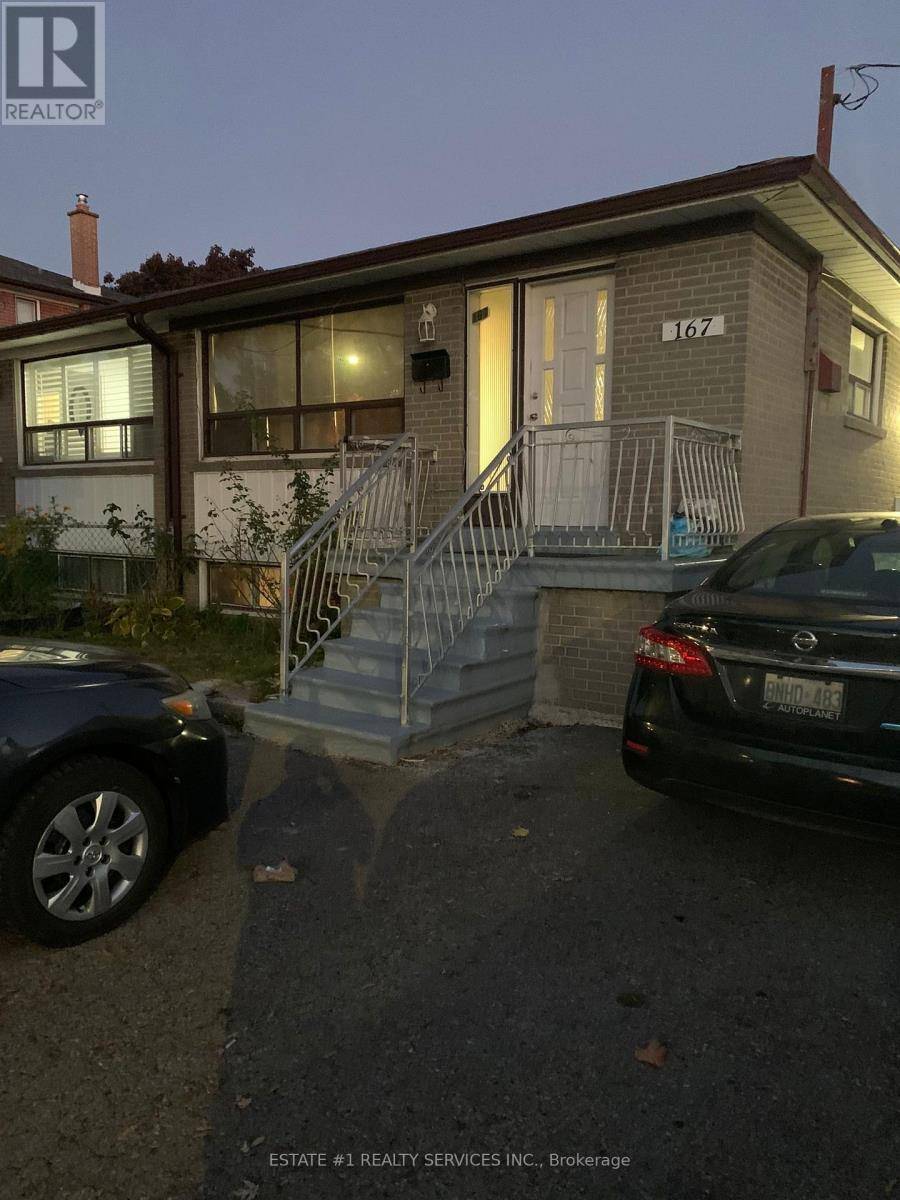 Brampton (brampton North), ON L6V1M8,167 VODDEN STREET E