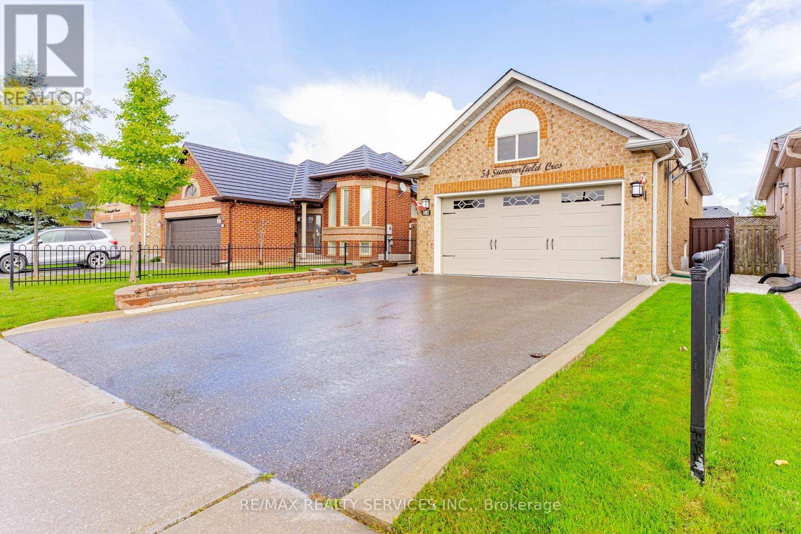 Brampton (brampton West), ON L6X4K4,54 SUMMERFIELD CRESCENT