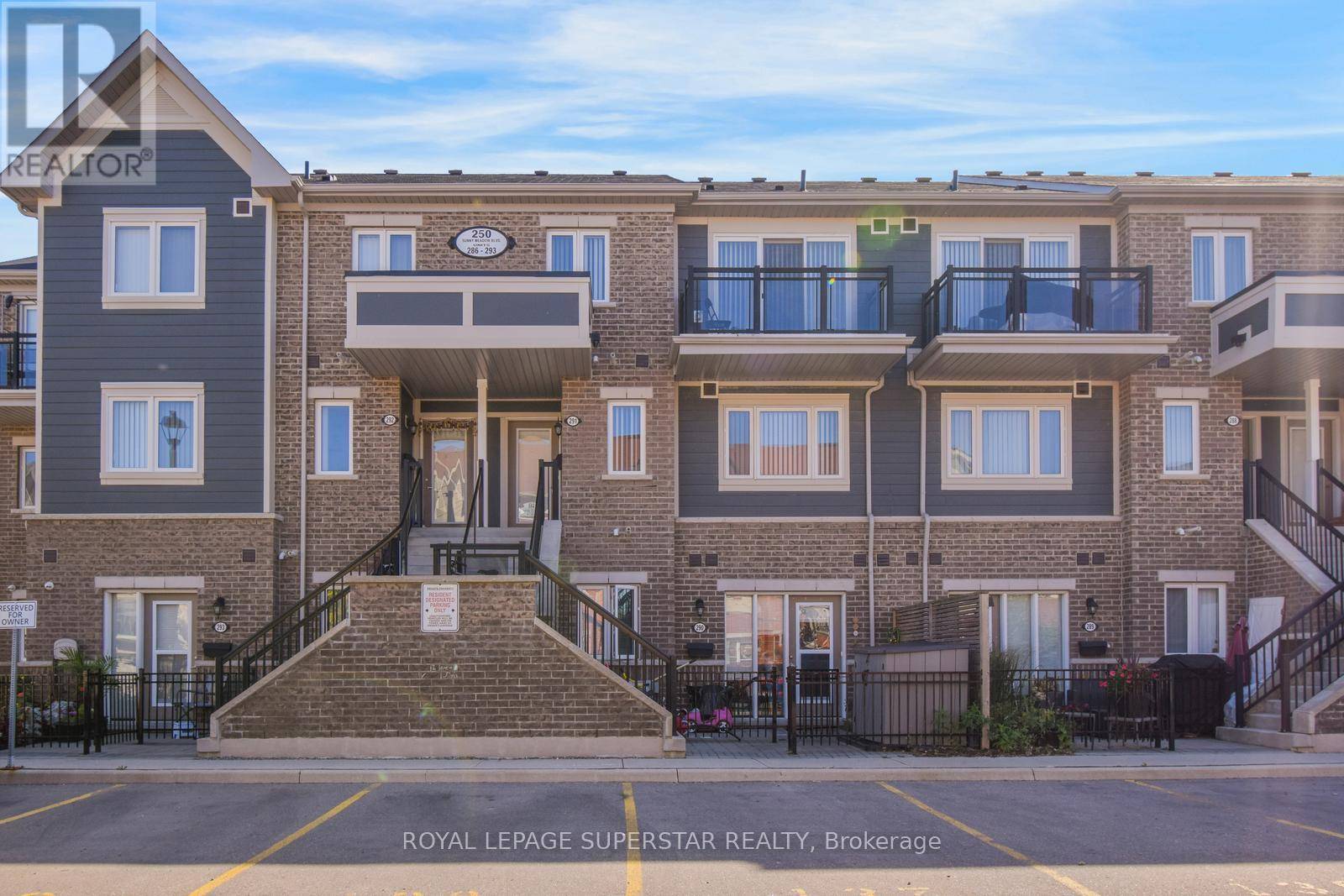 Brampton (sandringham-wellington), ON L6R3Y7,250 Sunny Meadow BLVD #291