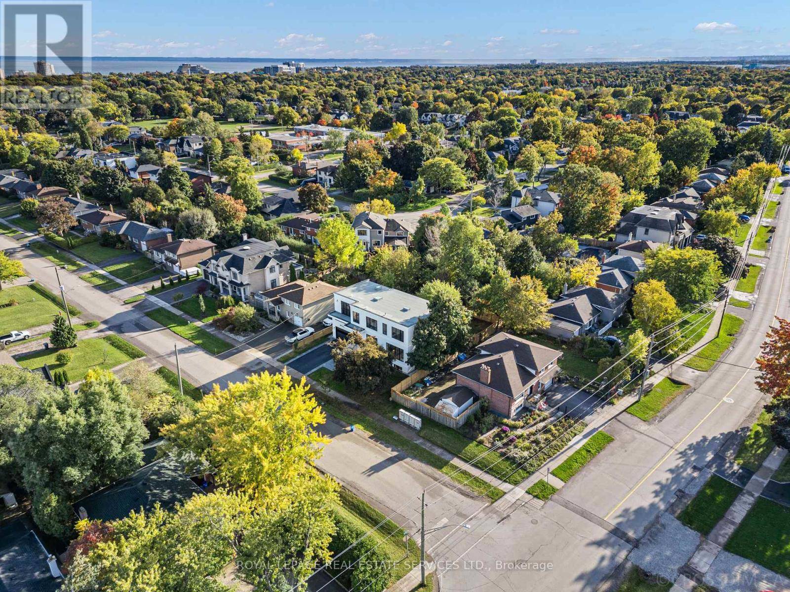 Oakville (bronte West), ON L6L3W7,480 SCARSDALE CRESCENT