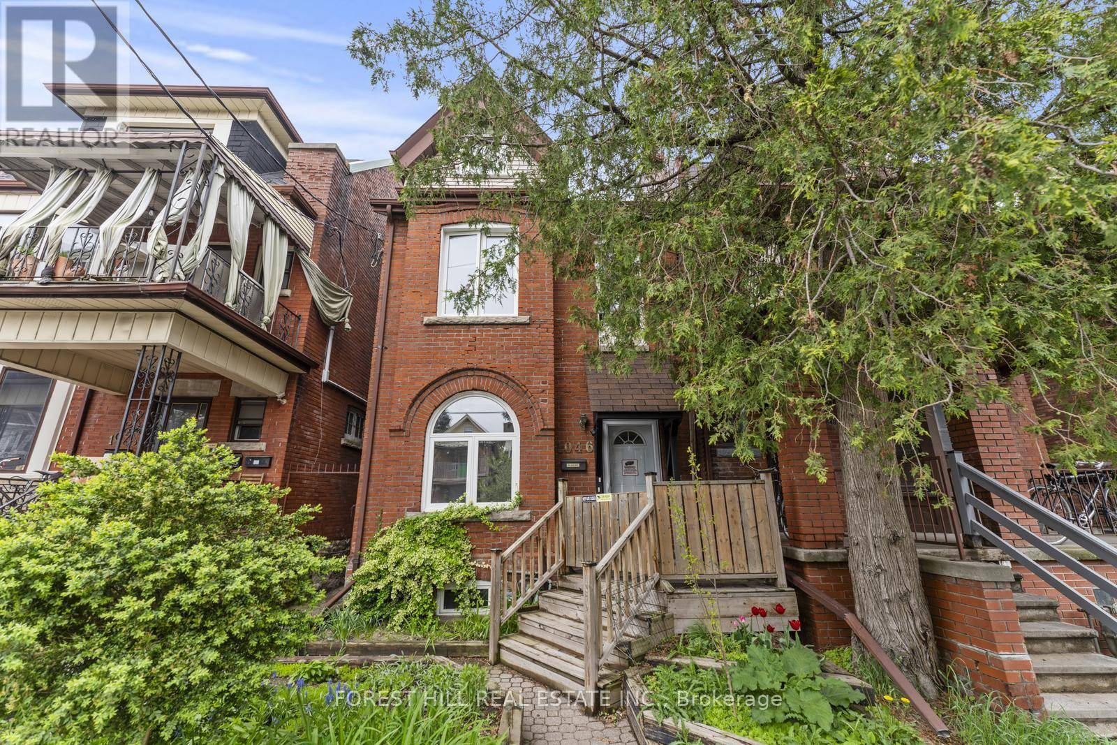 Toronto (dovercourt-wallace Emerson-junction), ON M6H2X8,1046 Dovercourt RD #BDRM 1