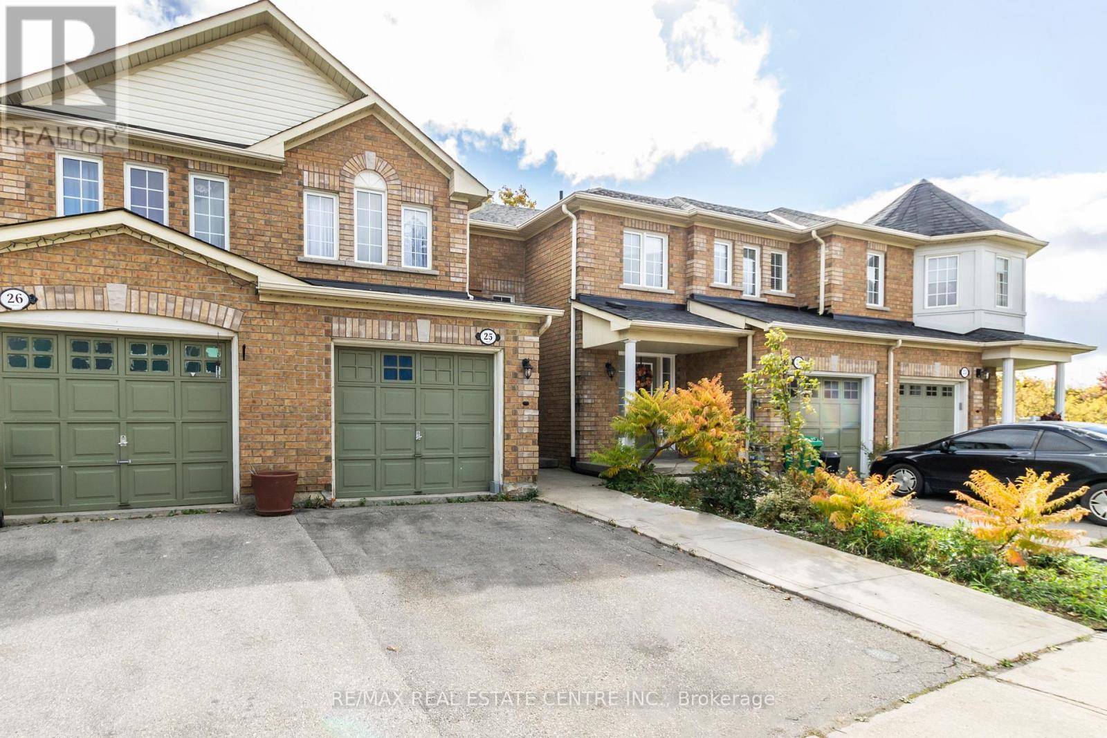 Brampton (bram East), ON L6P1P6,21 Eastview Gate #25