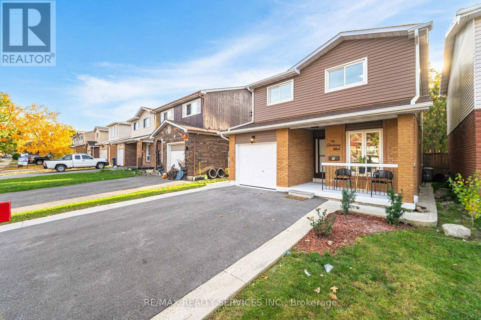 Brampton (madoc), ON L6V3V6,98 SIMMONS BOULEVARD