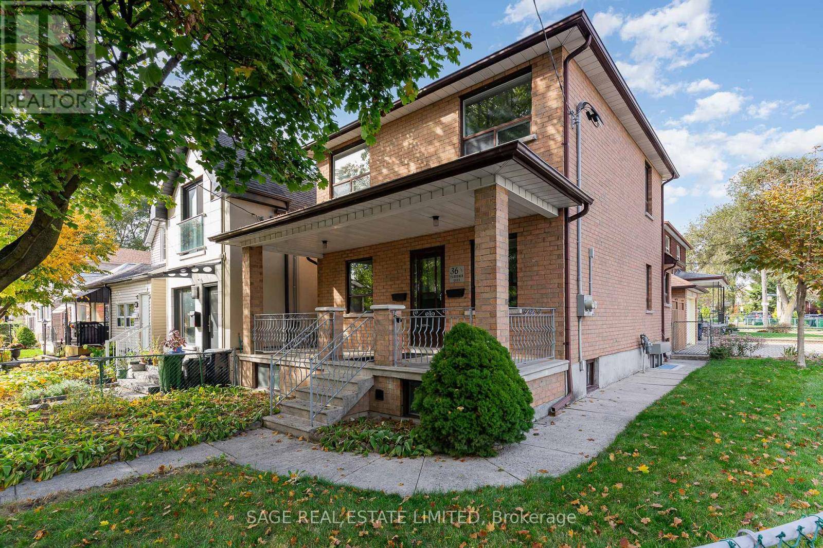 Toronto (rockcliffe-smythe), ON M6N4E5,36A Florence CRES #Upper