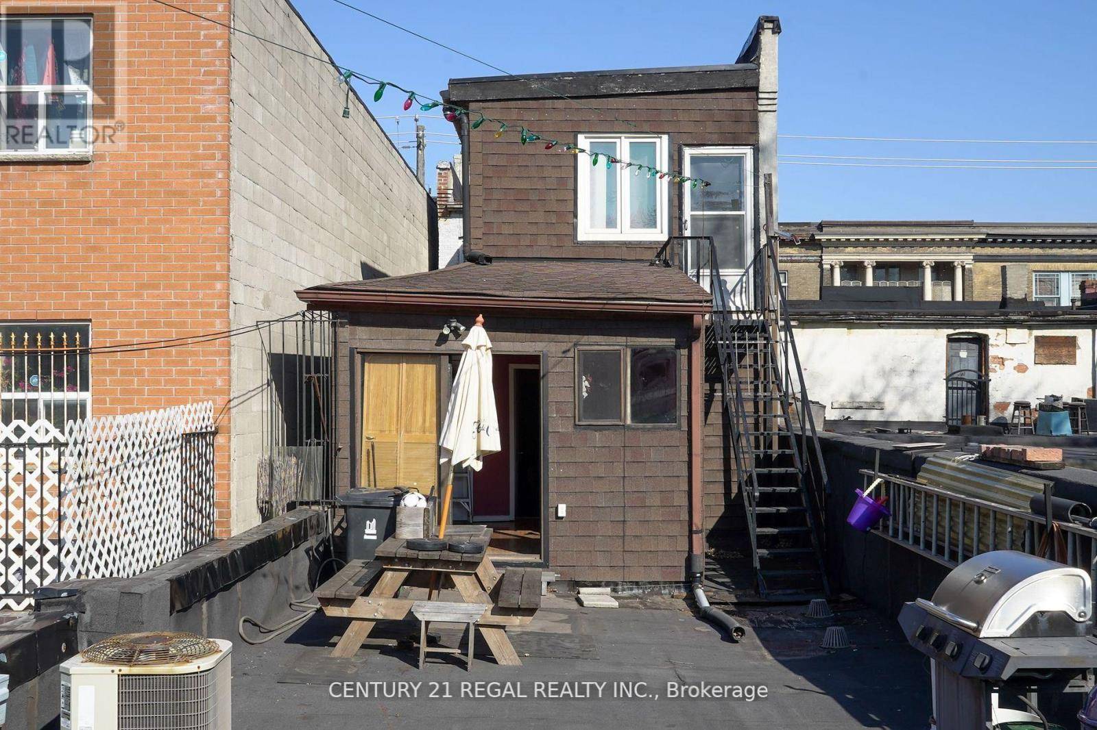 Toronto (south Parkdale), ON M6K1L6,1281 QUEEN STREET W