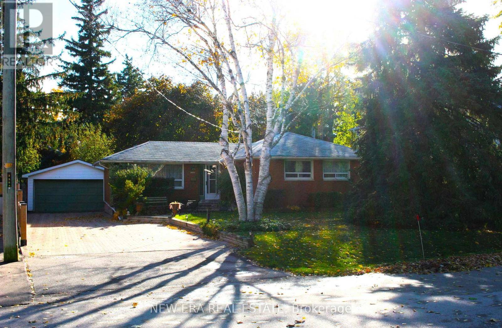 Oakville (bronte East), ON L6L1V6,2470 MEADOWOOD CRESCENT