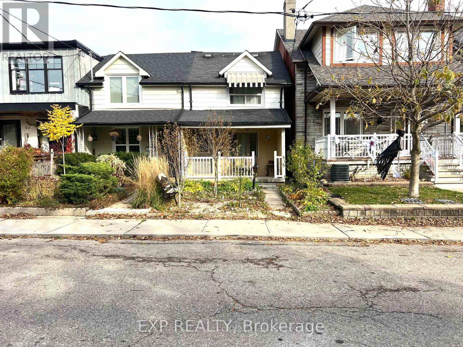 Toronto (corso Italia-davenport), ON M6E3T7,109 SELLERS AVENUE