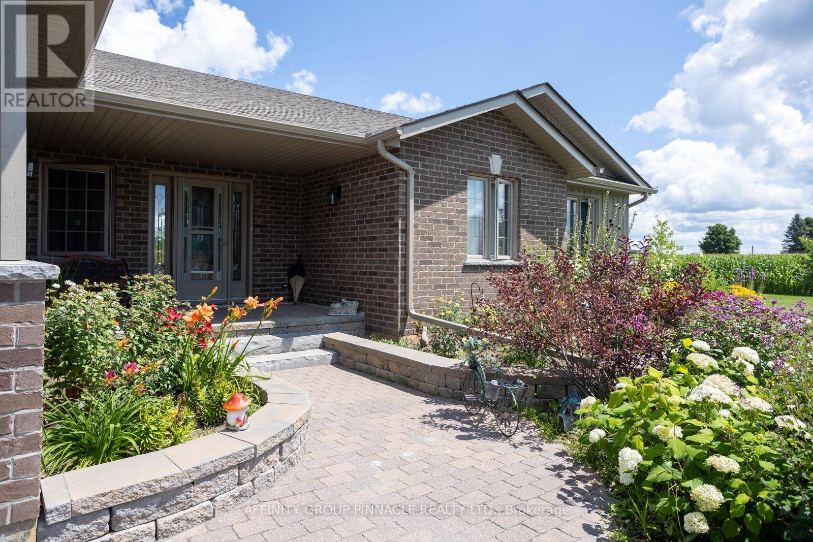 Kawartha Lakes (oakwood), ON K0M2M0,654 WHITE ROCK ROAD