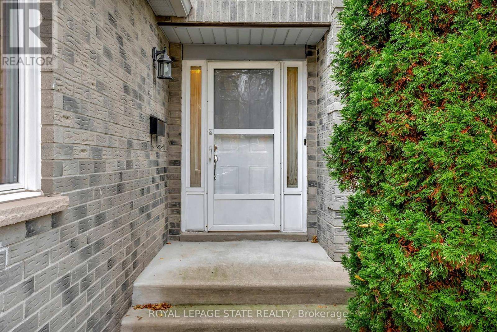 Hamilton (dundas), ON L9H6T3,11 WILLOWTREE COURT