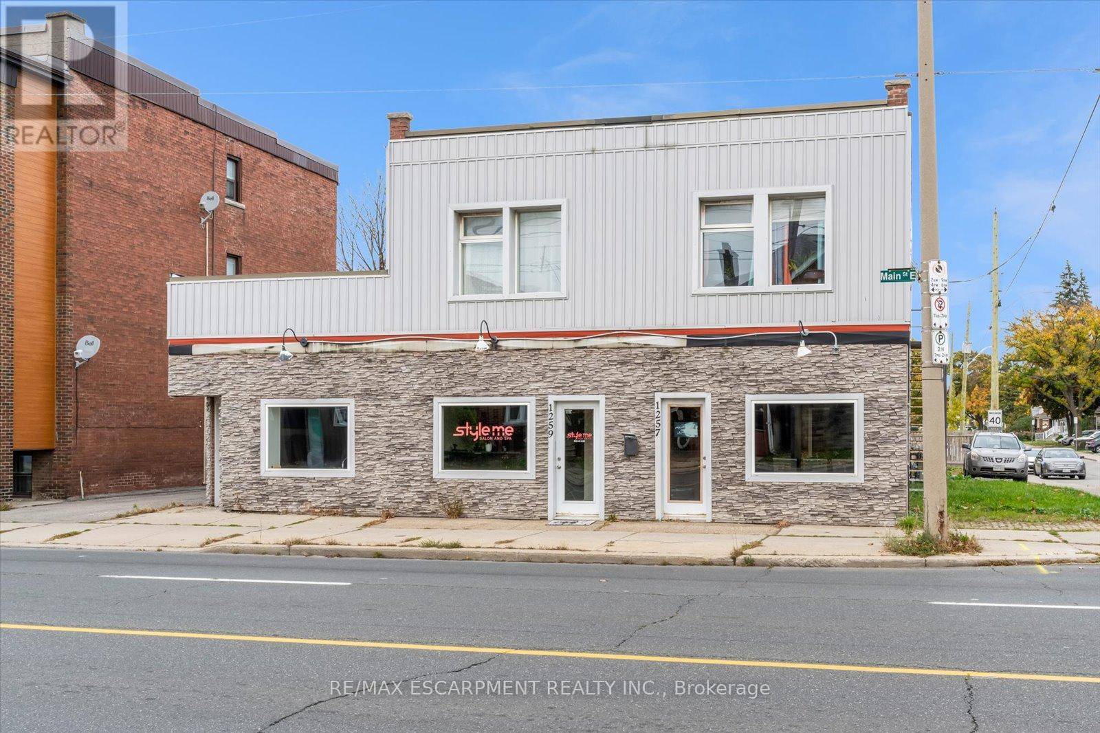 Hamilton (crown Point), ON L8K1A8,1261 MAIN STREET E