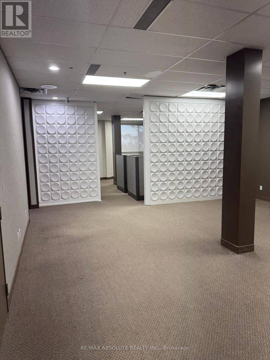 Ottawa, ON K2H8S1,31 NORTHSIDE RD #204