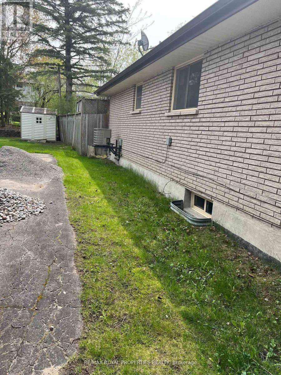 Peterborough (northcrest), ON K9H5X2,1038 BARNARDO AVENUE E