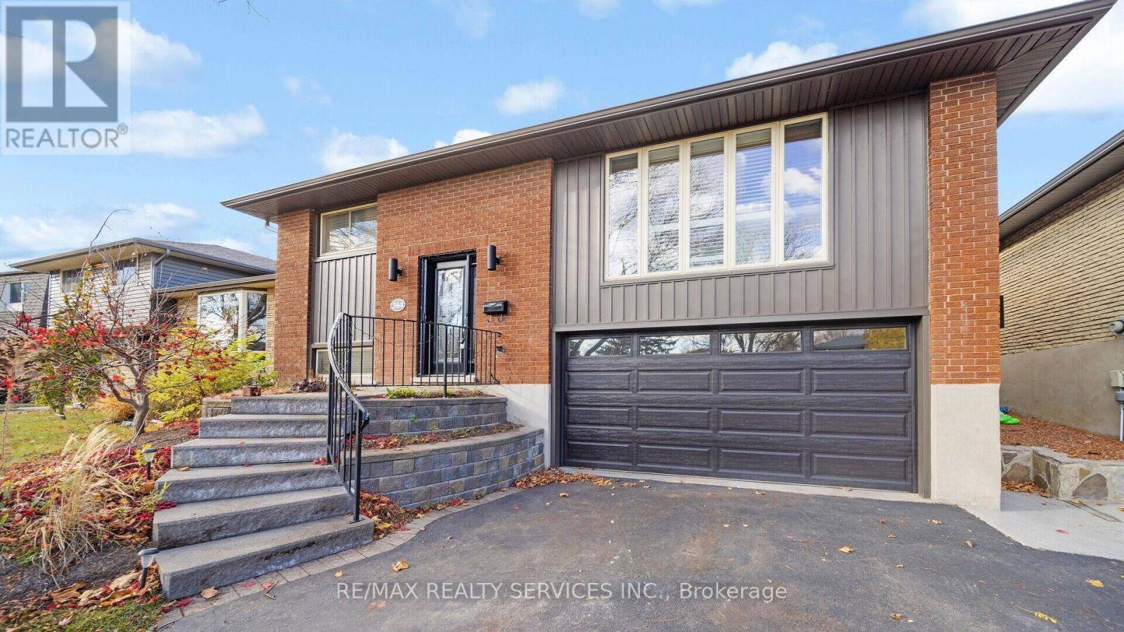 Waterloo, ON N2L5P1,364 ROSELAWN PLACE