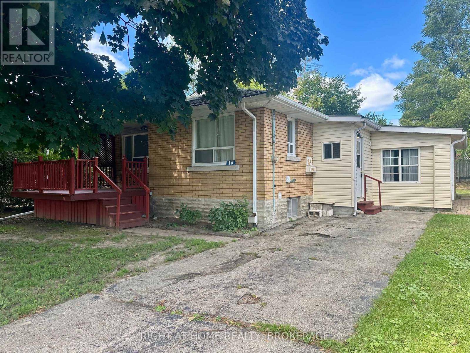 Kitchener, ON N2G3E5,15 CORNELL AVENUE