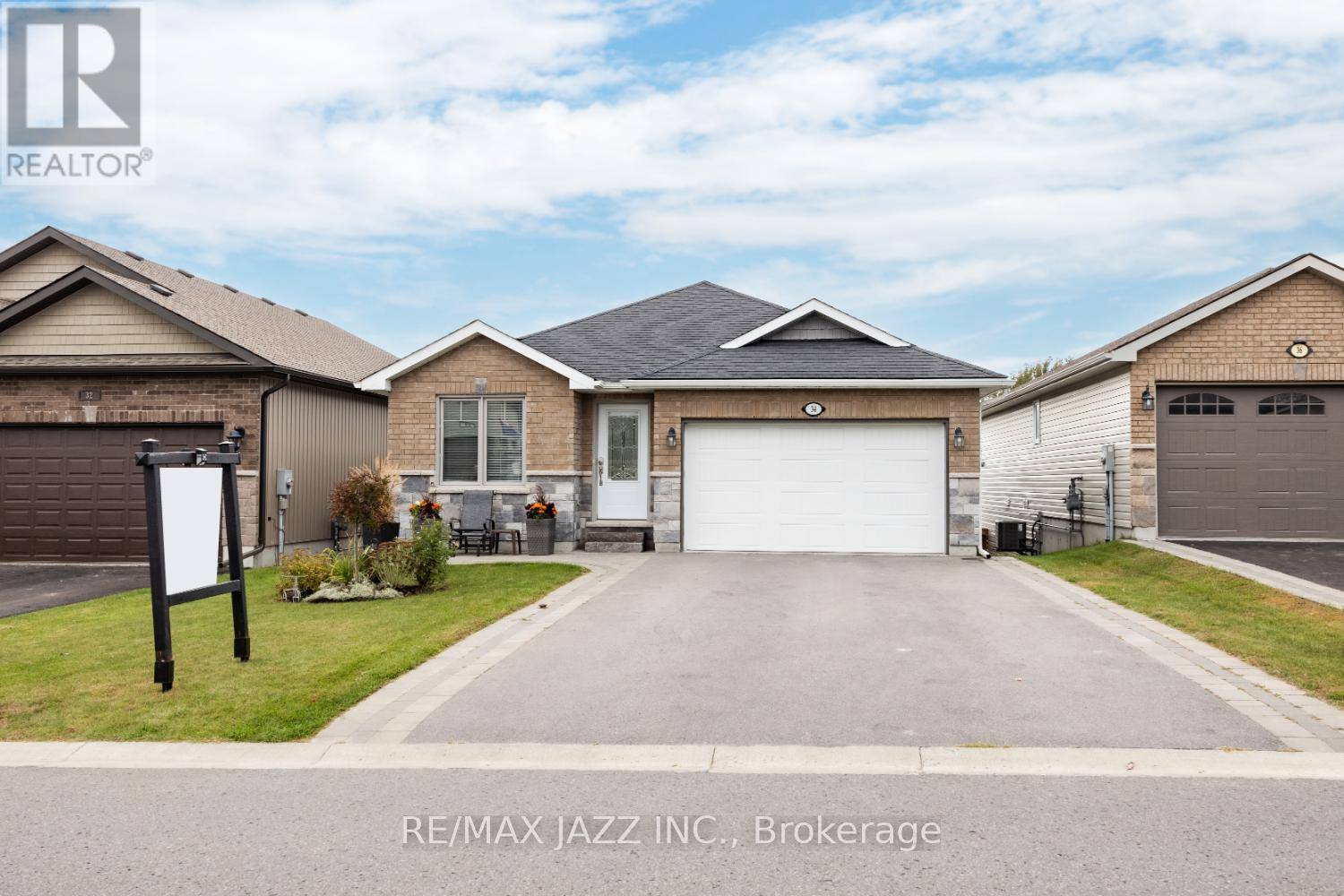 Brighton, ON K0K1H0,34 CORTLAND WAY