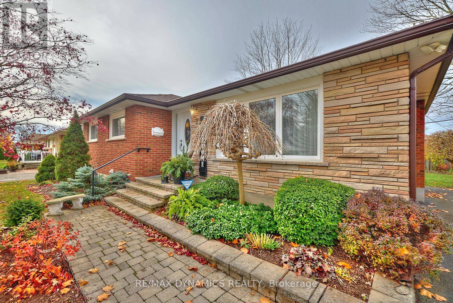 Welland (769 - Prince Charles), ON L3C2S5,23 WESTMOUNT CRESCENT