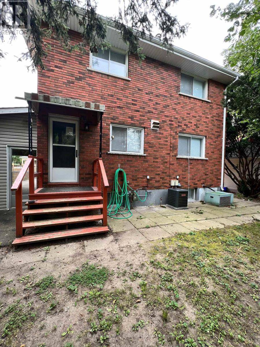 Brantford, ON N3T3Z6,22 ST JAMES UNIT C STREET