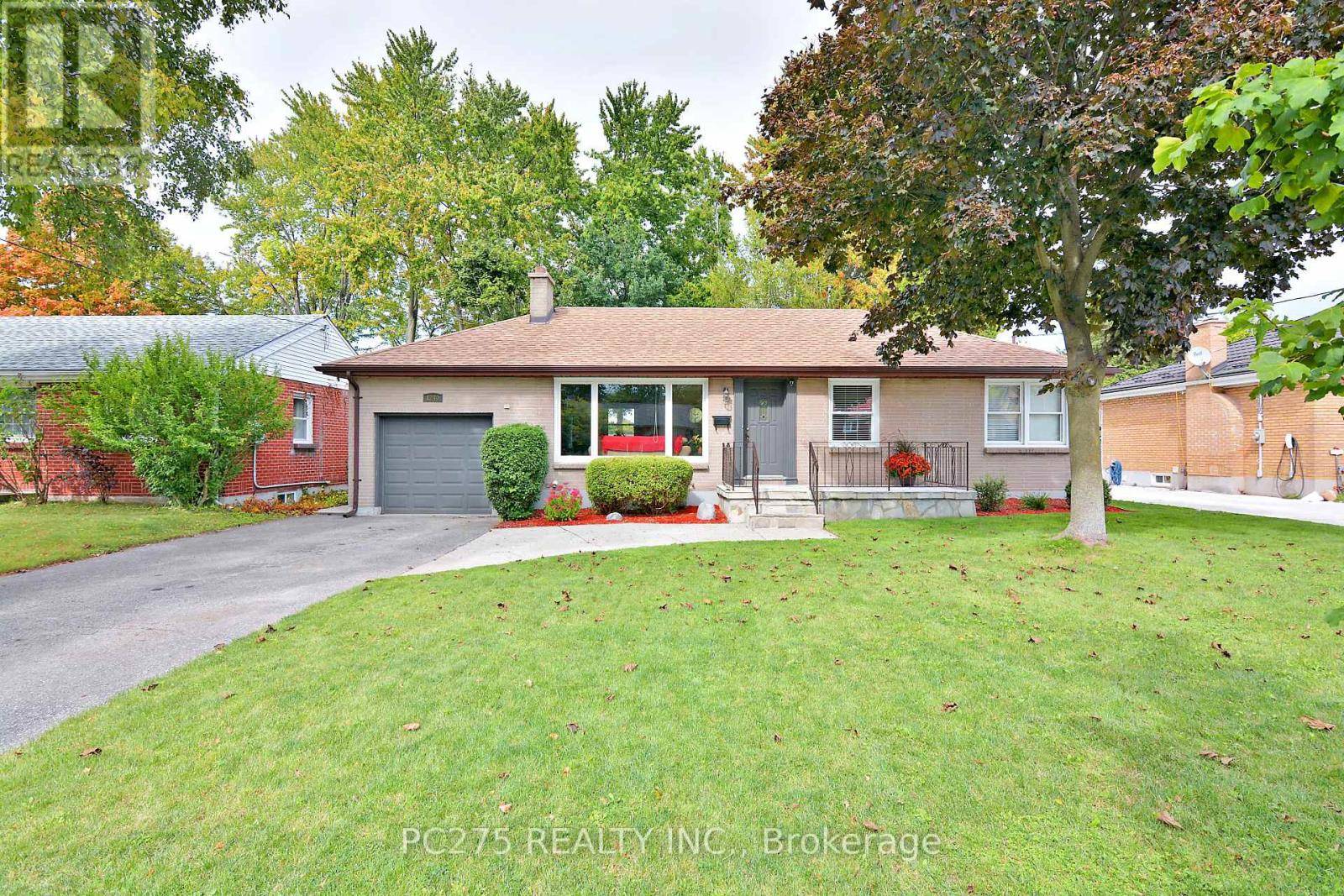 London, ON N5Y4N1,1240 HILLCREST AVENUE