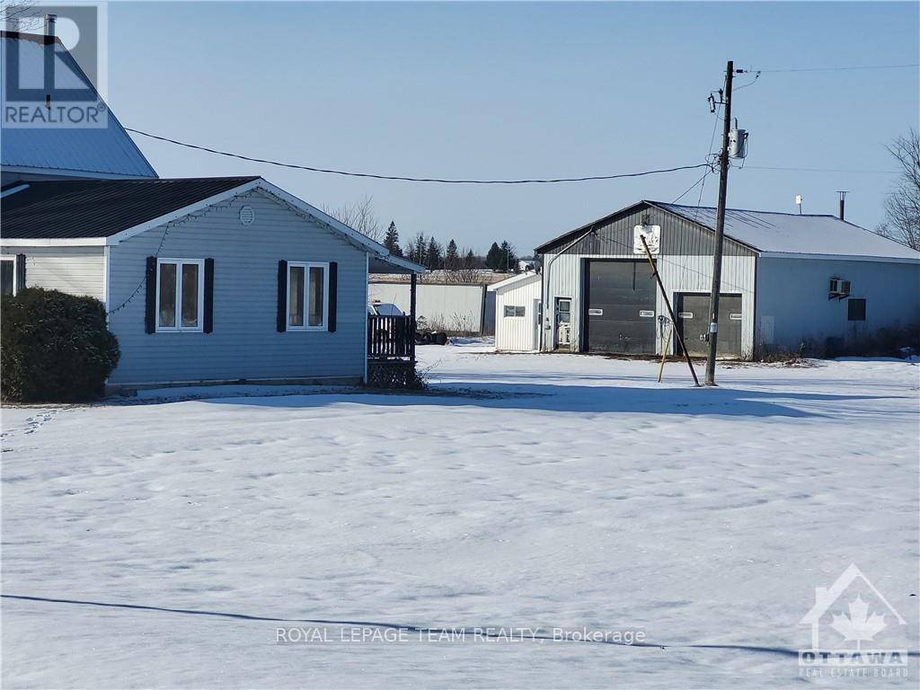 North Glengarry, ON K0C1B0,18561 COUNTY 43 ROAD