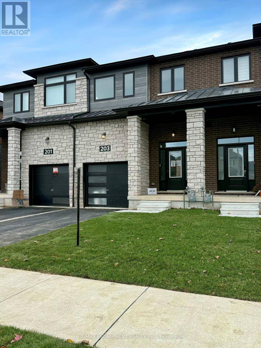 Hamilton (stoney Creek Mountain), ON L8J0K2,203 LORMONT (LOT 13) BOULEVARD